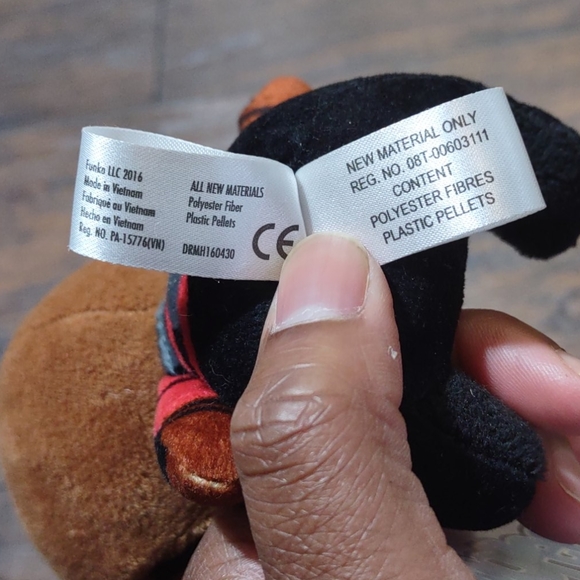 •Funko Mopeez Plush Figure Suicide Squad  DEADSHOT - Picture 9 of 15